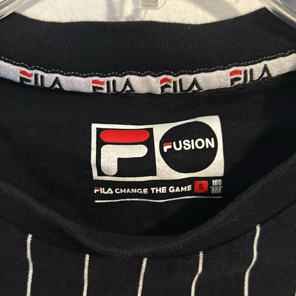 Fila Fusion x Noi Siamo (Italian “we are”). Pinstriped t-shirt black/white sz Sm - Picture 4 of 7